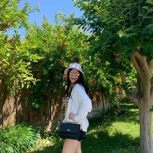 Meet your Posher, Abigail